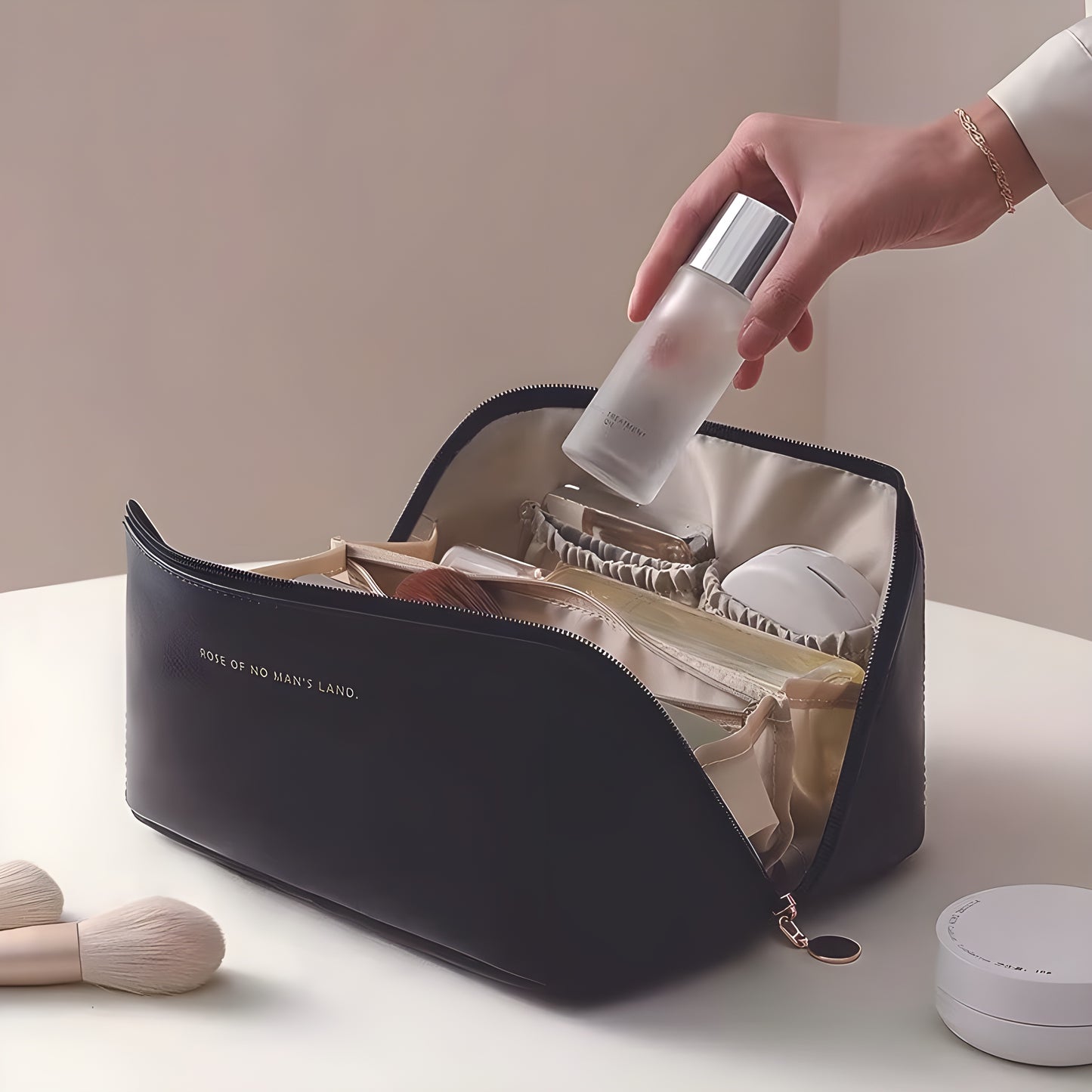 Élara Beauty Case - By Beautique